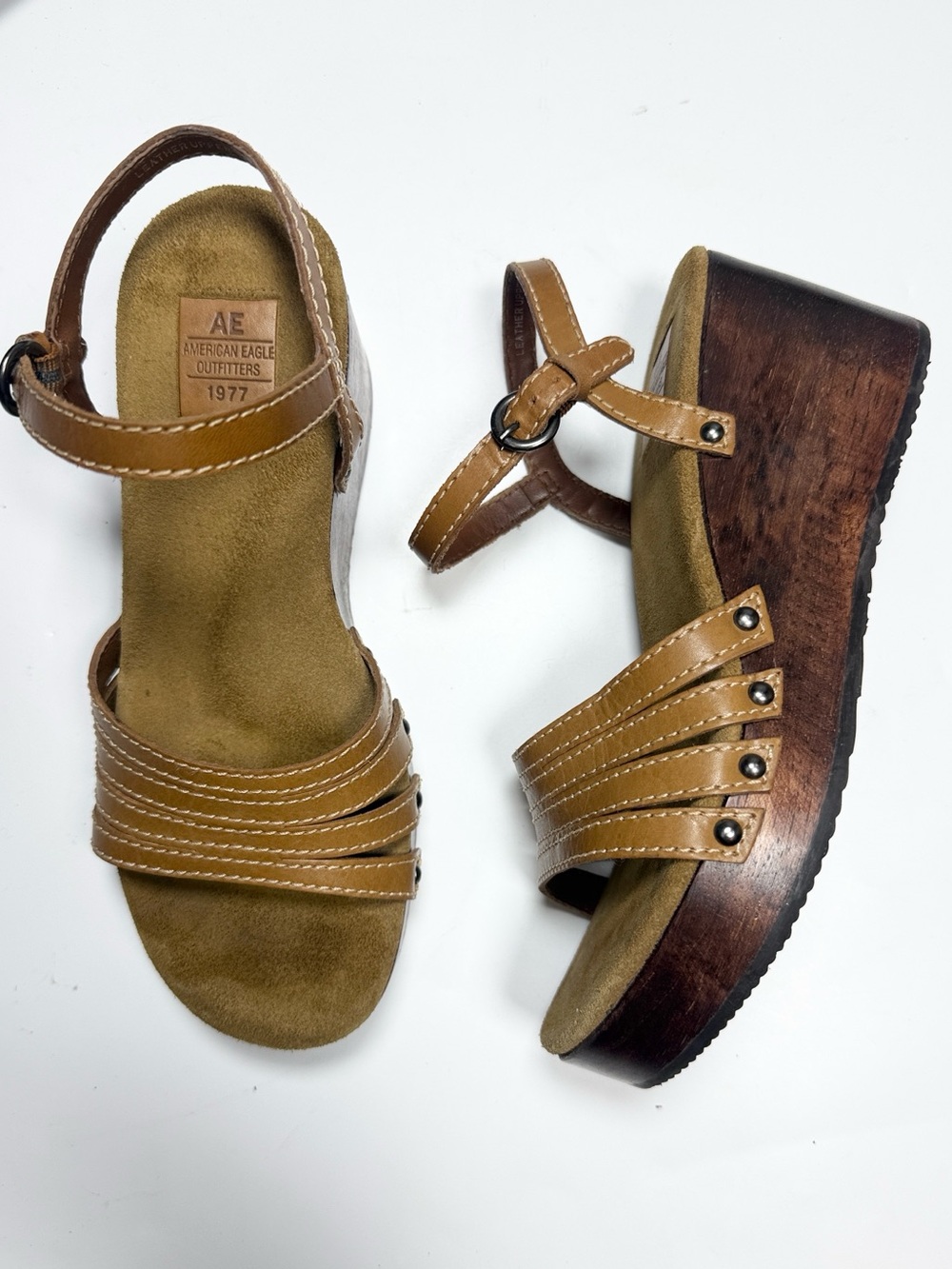 American Eagle Outfitters Vintage Tan Brown Strappy Wood Heel Sandals S-620 Sz 6